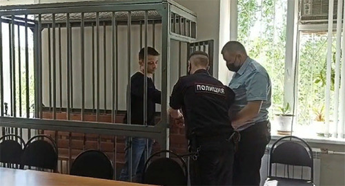 Денис Сердюк в зале суда. Скриншот видео https://www.youtube.com/watch?v=5XX5ff_424o