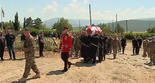 Похороны Кахабера Зурабишвили. Кадр из видео https://www.youtube.com/watch?v=KbJWdG6s8qY
